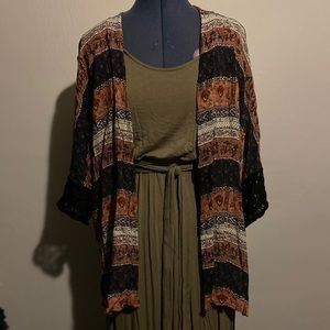 Multi-patterned crepe 3/4-sleeve cover